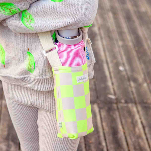 Porte-bouteilles vert en forme d'échiquier