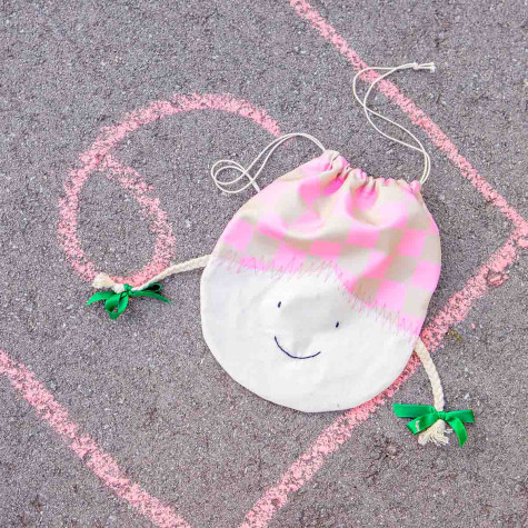 Pink plaited snack bag